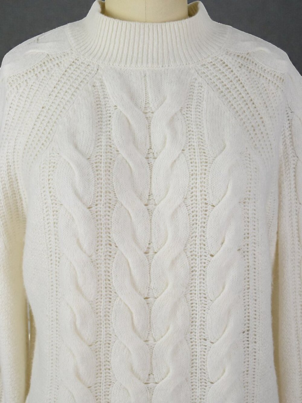 BANANA REPUBLIC ITALIAN YARN WOOL BLEND CABLE KNIT SWEATER - Picture 3 of 9